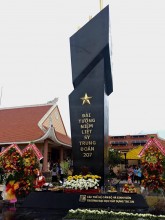 Khánh thành Đài tưởng niệm Liệt sỹ trung đoàn 207