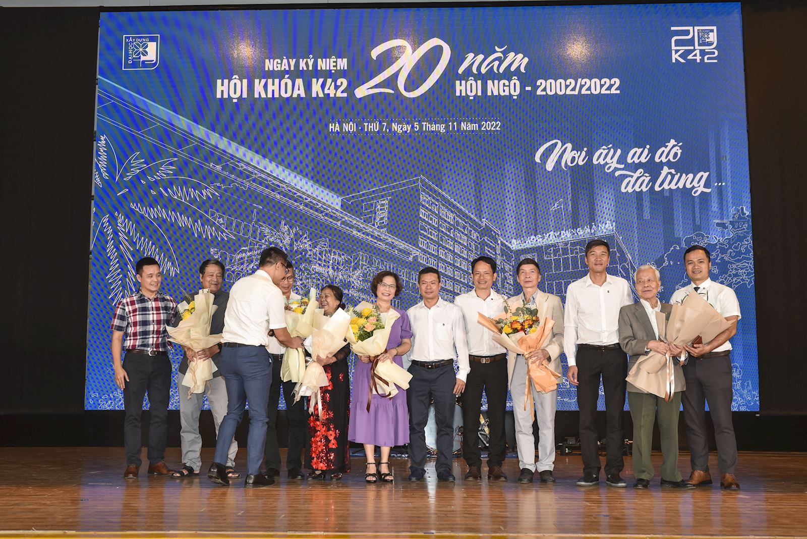 Hội khóa kỷ niệm 20 năm ra trường của Cựu sinh viên K42 Trường ĐHXD Hà Nội