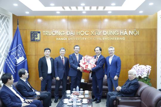 THỨ TRƯỞNG NGUYỄN VĂN PHÚC THĂM, CHÚC MỪNG NĂM MỚI TRƯỜNG ĐẠI HỌC XÂY DỰNG HÀ NỘI