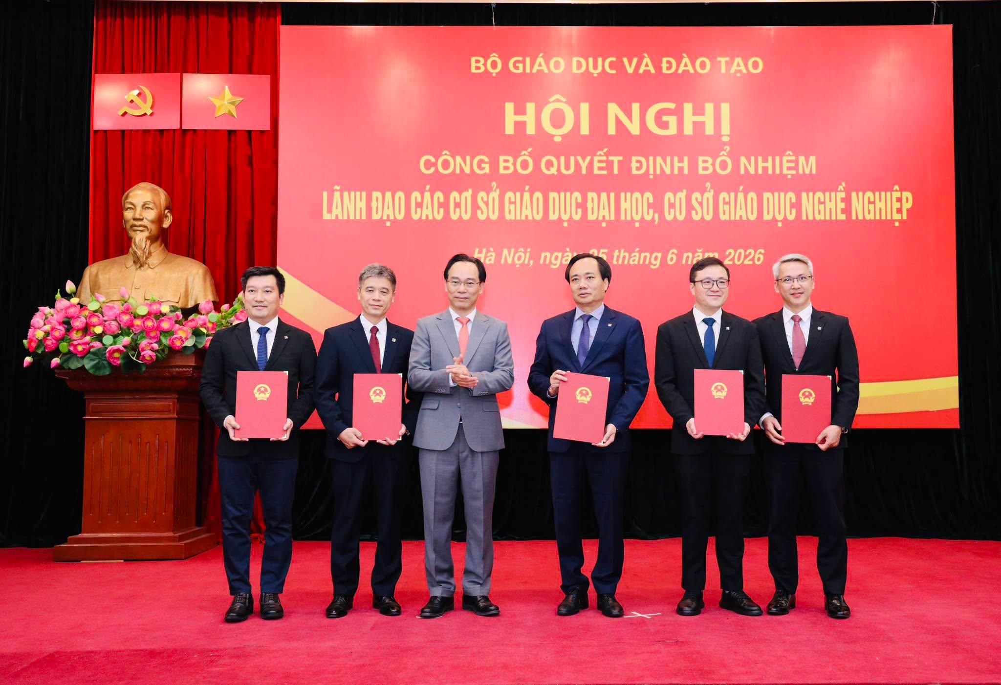 bo-nhiem-1.jpg