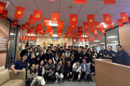 CỰU SINH VIÊN KHOA CÔNG NGHỆ THÔNG TIN TỔ CHỨC CHUYẾN THAM QUAN TẠI WOH HUP GROUP: KẾT NỐI DOANH NGHIỆP – LAN TỎA TÌNH NGHĨA THẦY TRÒ.