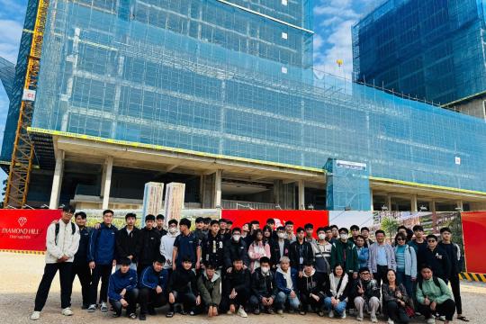 HÀNH TRÌNH ĐẦU KHÓA CỦA SINH VIÊN TẠI THÁI NGUYÊN – KHI CỰU SINH VIÊN TIẾP LỬA TINH THẦN NGƯỜI XÂY DỰNG