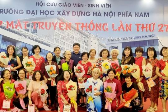 ẤM ÁP BUỔI HỌP MẶT TRUYỀN THỐNG LẦN THỨ 27 CỦA CỰU GIÁO VIÊN - SINH VIÊN TRƯỜNG ĐẠI HỌC XÂY DỰNG HÀ NỘI PHÍA NAM