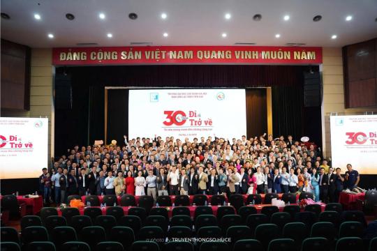 HỘI KHÓA CỰU SINH VIÊN K40 HUCE: 30 NĂM - HÀNH TRÌNH ĐI VÀ TRỞ VỀ