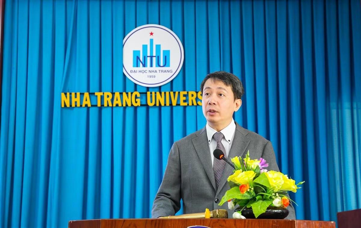 pham-quang-hung.jpg