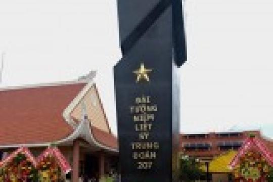 Khánh thành Đài tưởng niệm Liệt sỹ trung đoàn 207