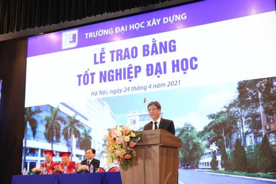 Những hình ảnh đẹp tại lễ trao bằng cho sinh viên hệ chính quy